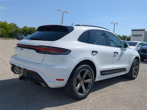 2023 Porsche Macan Base
