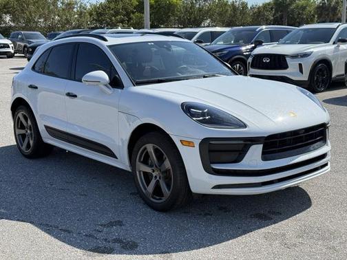 2023 Porsche Macan Base
