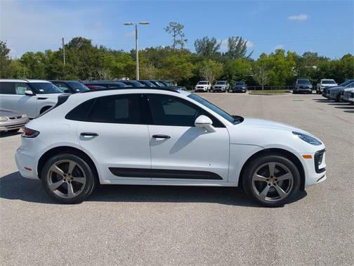 2023 Porsche Macan Base