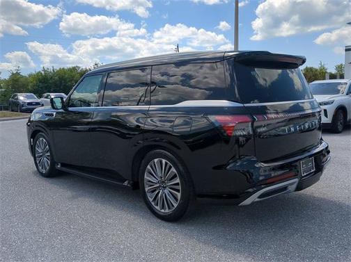2025 INFINITI QX80 Luxe