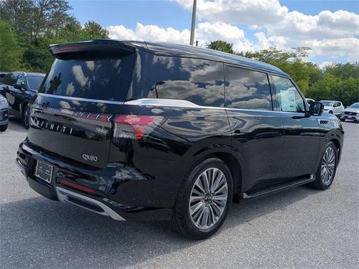 2025 INFINITI QX80 Luxe