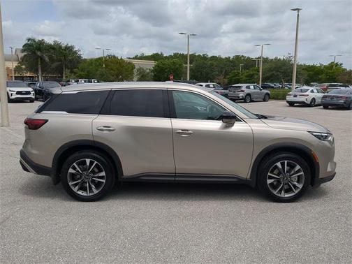 2025 INFINITI QX60 Luxe