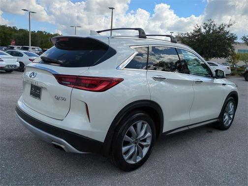 2022 INFINITI QX50 LUXE