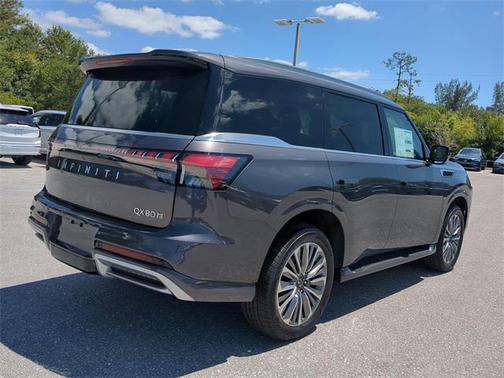 2025 INFINITI QX80 Luxe