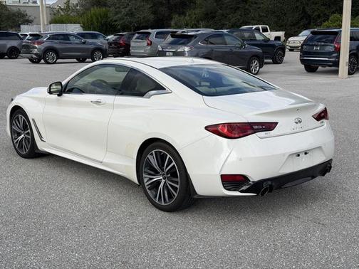 2022 INFINITI Q60 LUXE AWD