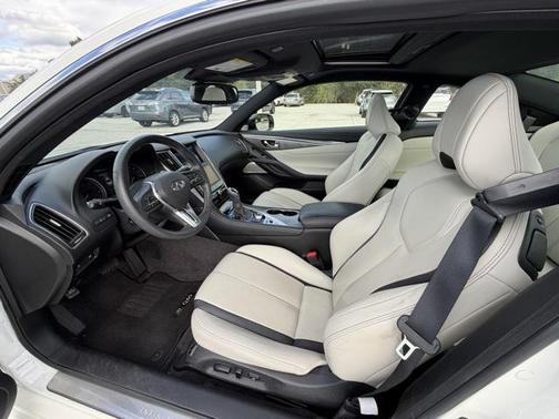 2022 INFINITI Q60 LUXE AWD