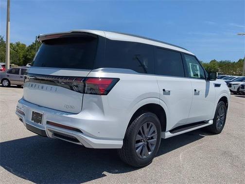 2025 INFINITI QX80 PURE