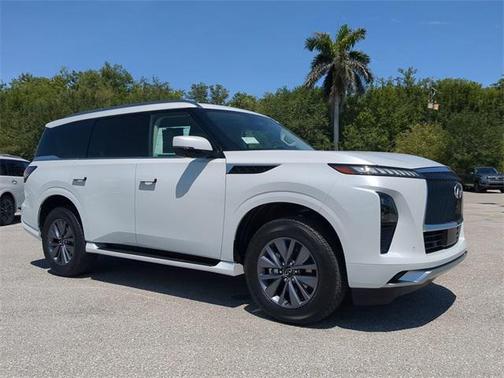 2025 INFINITI QX80 PURE