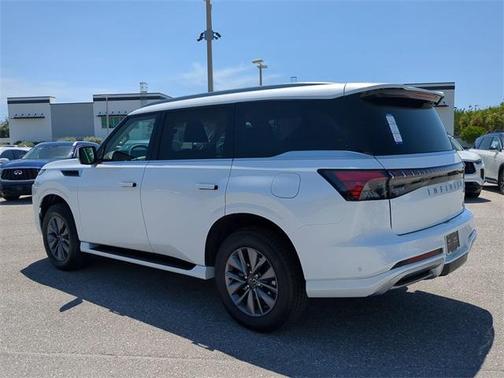 2025 INFINITI QX80 PURE