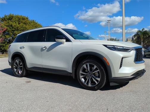 Majestic White 2023 INFINITI QX60 LUXE
