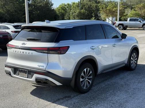 2022 INFINITI QX60 Pure