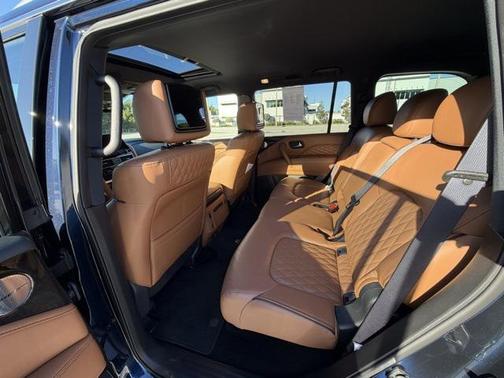 2023 INFINITI QX80 SENSORY AWD