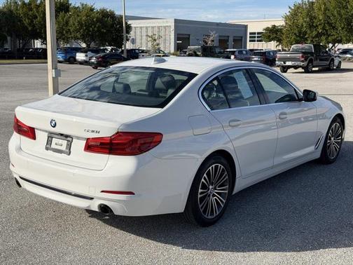 2019 BMW 530 530i
