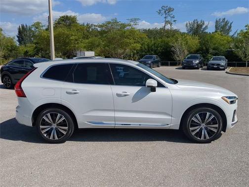 2022 Volvo XC60 B5 Inscription