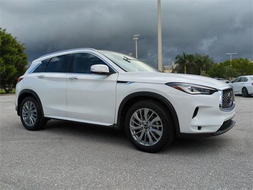 2023 INFINITI QX50 LUXE