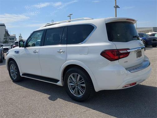2024 INFINITI QX80 Luxe