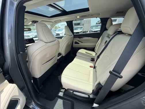 2022 INFINITI QX60 Luxe