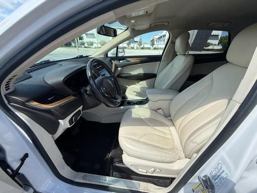 2016 Lincoln MKC Select
