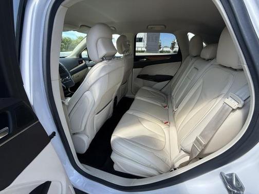 2016 Lincoln MKC Select