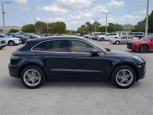 2021 Porsche Macan Base