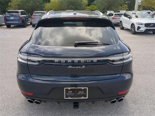 2021 Porsche Macan Base