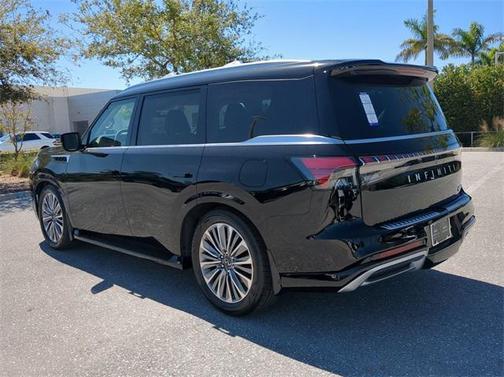 2025 INFINITI QX80 Luxe