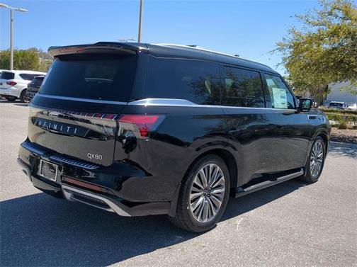 2025 INFINITI QX80 Luxe