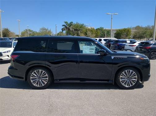 2025 INFINITI QX80 Luxe