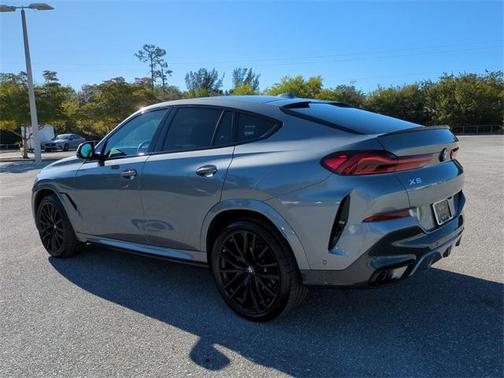 2025 BMW X6 xDrive40i