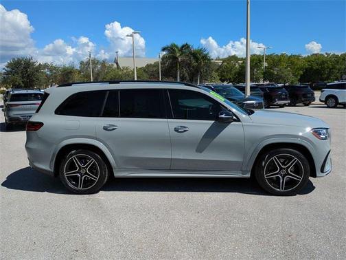 2025 Mercedes-Benz GLS 450 4MATIC