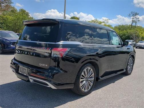 2025 INFINITI QX80 Luxe