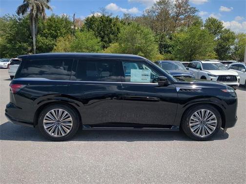 2025 INFINITI QX80 Luxe