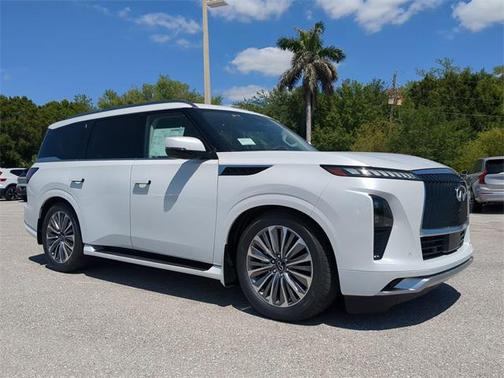 2025 INFINITI QX80 Luxe
