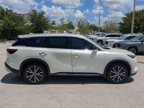 2022 INFINITI QX60 SENSORY