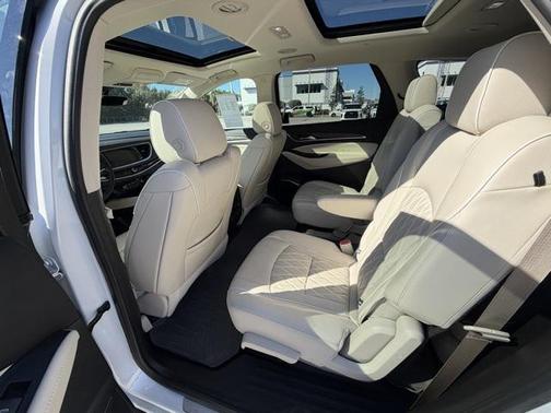 2022 Buick Enclave FWD Avenir