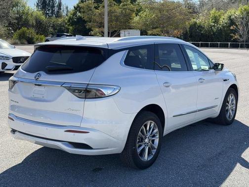 2022 Buick Enclave FWD Avenir