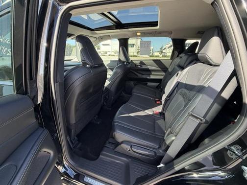 2024 INFINITI QX60 Luxe