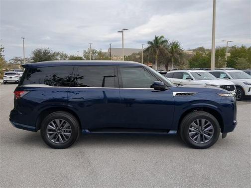 2025 INFINITI QX80 PURE