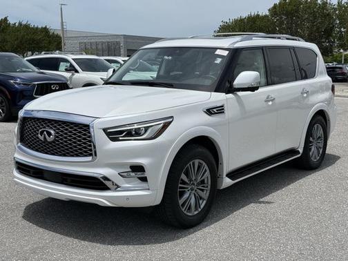 2023 INFINITI QX80 Luxe