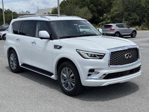 2023 INFINITI QX80 Luxe
