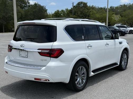 2023 INFINITI QX80 Luxe