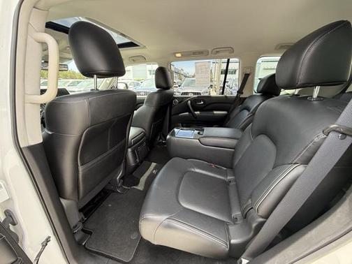 2023 INFINITI QX80 Luxe