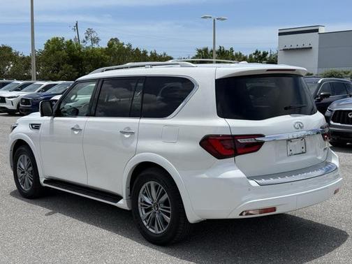 2023 INFINITI QX80 Luxe