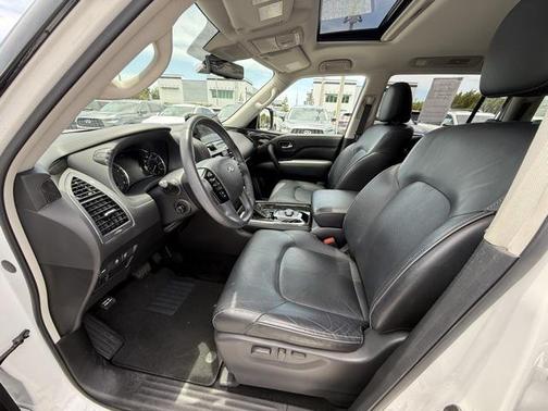 2023 INFINITI QX80 Luxe