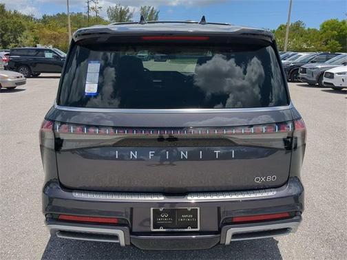 2025 INFINITI QX80 Luxe