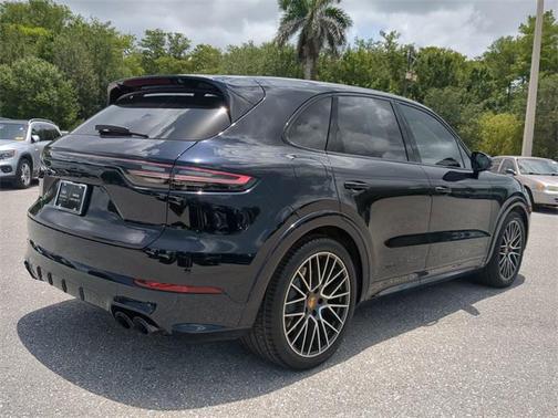 2022 Porsche Cayenne GTS