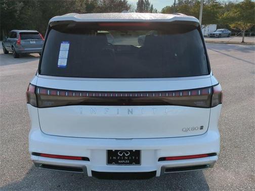 2026 INFINITI QX80 Luxe