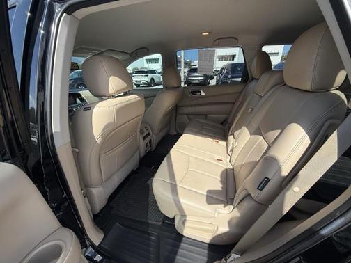 2018 Nissan Pathfinder SL