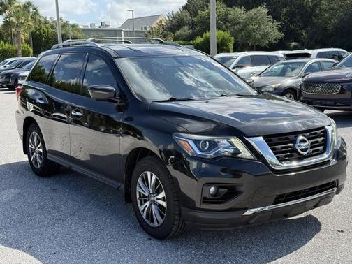 2018 Nissan Pathfinder SL