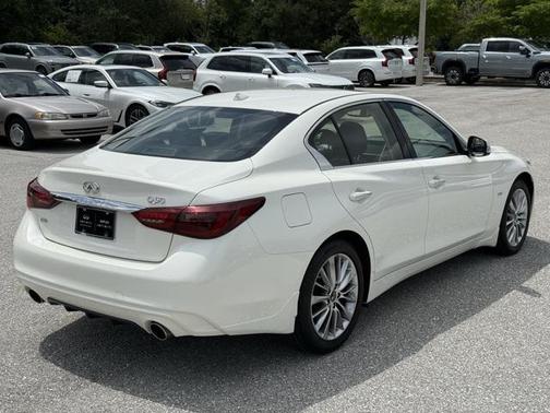 2018 INFINITI Q50 2.0t LUXE